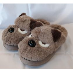 PANTUFA-3D-PELUCIA-CACHORRO-ZANGADO-40-45-257084-BANANA-TOYS-19286948